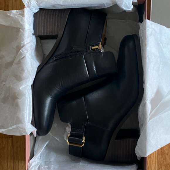 Franco Sarto "Matisse" Black Leather Ankle Bootie Gold Buckle Stacked Heel 6.5 - Picture 3 of 7